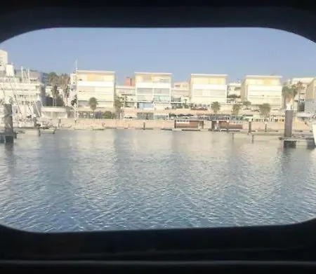 Beautiful And Magnific Yacht * ליסבון