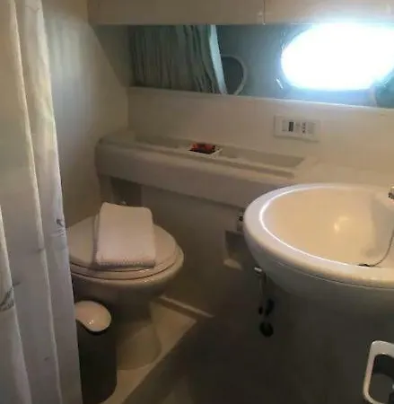 Beautiful And Magnific Yacht * Lissabon